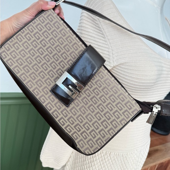 Vintage Guess Shoulder Bag Y2K style in Dark brown patent leather & Canvas VGUC - Picture 4 of 8